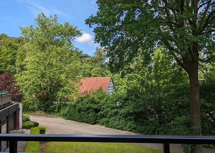Apartment Mit Balkon Und Pool, Zentral Am Waldrand